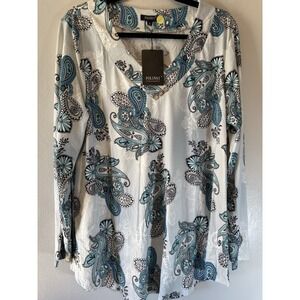 NWT Folunsi Plus Size V Neck Paisley Print Tshirt Style Blouse Size 1X